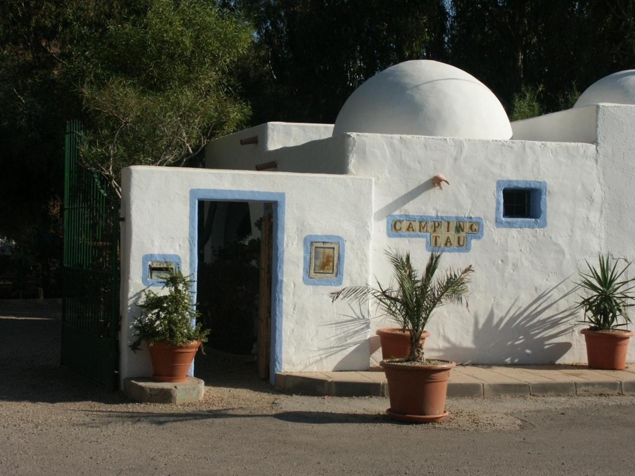Camping Albergue Tau Hotel San Jose  Exterior photo